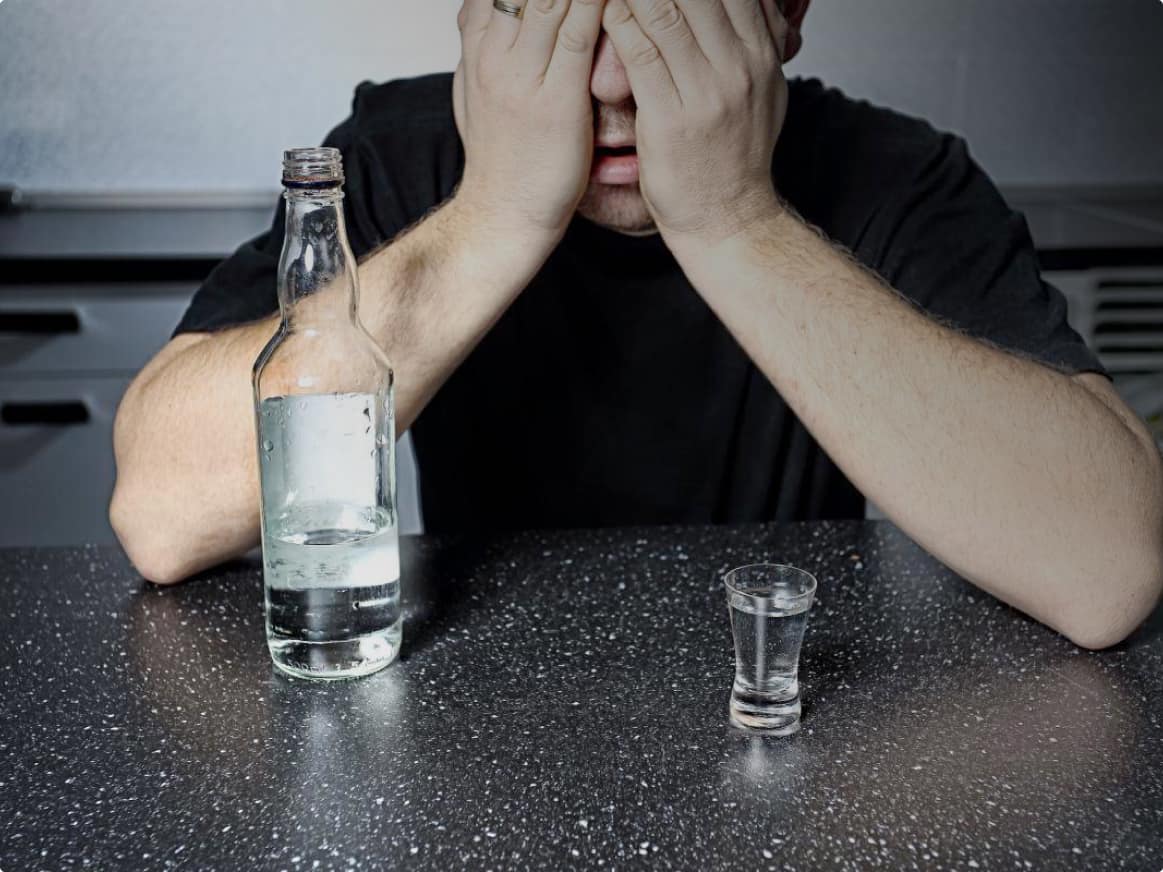 Как понять, что у близкого хронический алкоголизм и помочь справиться с болезнью?